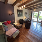 Le salon avec vue sur le jardin